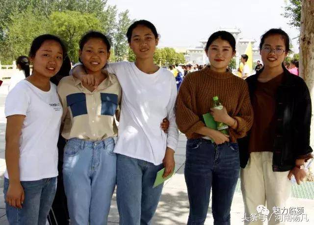 漯河临颍三高学子告白千亩湖.