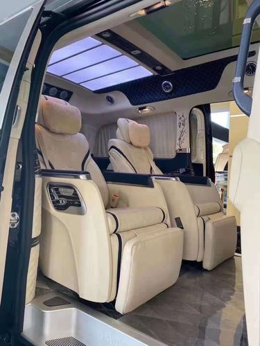 奔驰商务车v260改装后更是大放异彩