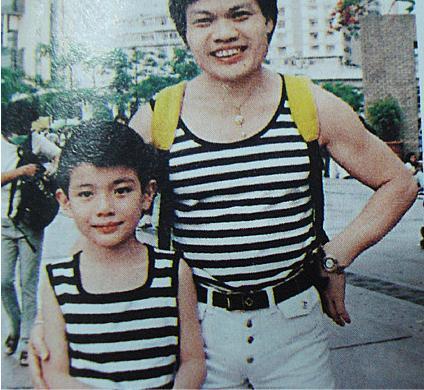 最丑香港影星八两金的儿子小时爆可爱但现在就22岁的他已变成太夸张了