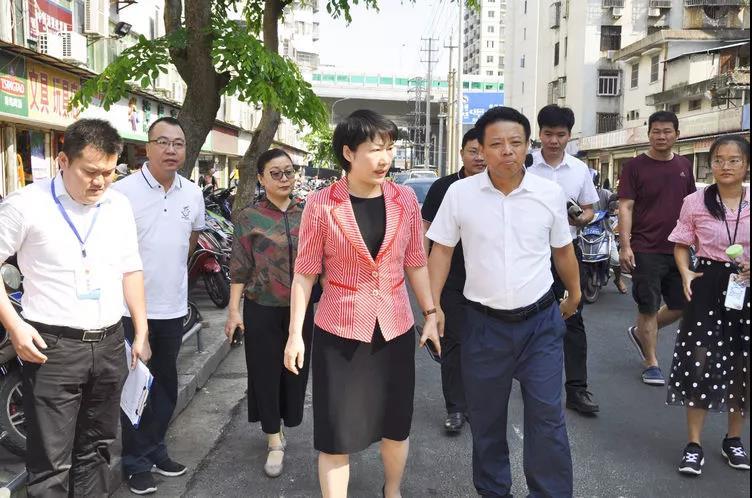 区委书记凌云检查海垦农贸市场登革热防控工作-海口市