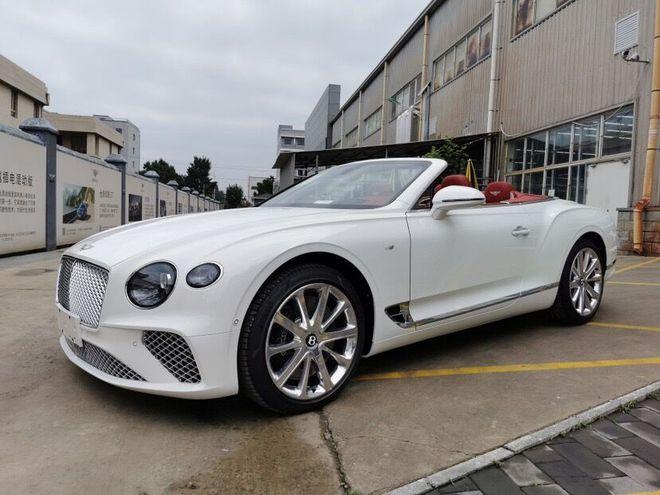 宾利欧陆40t两门四座软顶敞篷轿跑