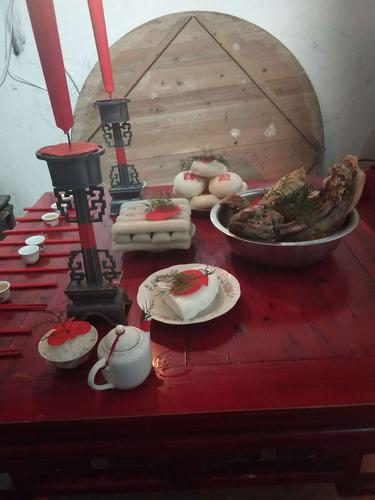 《谢年》振兴小学五(9)班舒思迎