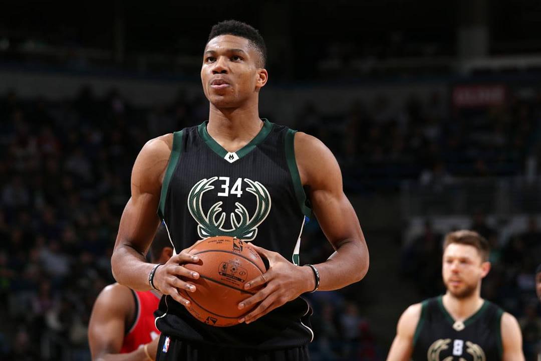 现役nba真正算"超巨"的也就四名球员,字母哥哈登还