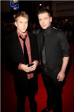 当时爱尔兰乐队西城男孩(westlife)的马克·菲海利(mark