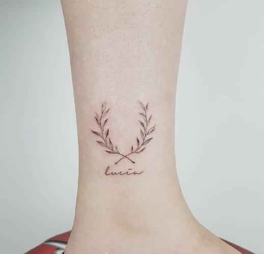 脚踝小清新黑灰风纹身图案