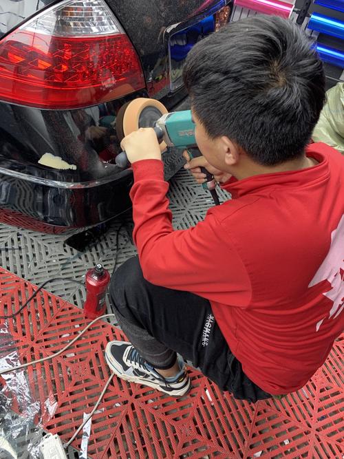 汽车抛光打蜡多少钱新车一般多久抛光一次