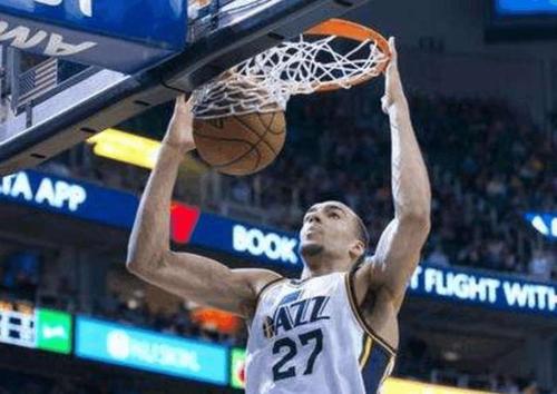 体育 正文  第五:戈伯特(32次),作为爵士队的内线支柱,戈波特的臂展