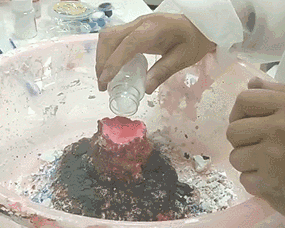 火山爆发啦这个科学实验太酷同学们都hi了