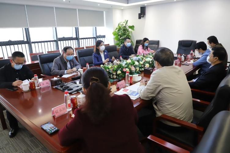广州市市场监督管理局党组书记谭曼青一行到白云山和黄调研