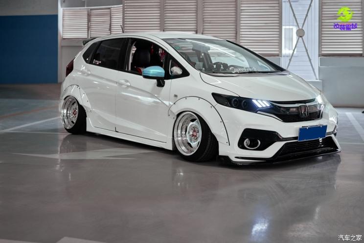 小姐姐的一见钟情 宽体改装本田飞度