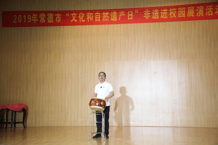 石门县文化馆         澧州大鼓是一种湖南省湘北地区的传统说唱艺术