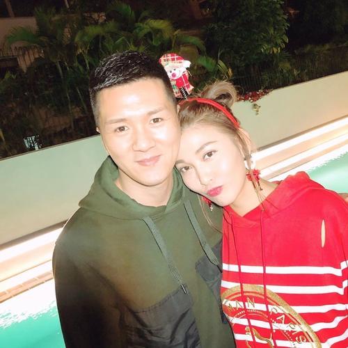 李彩华离婚5由李彩华一开始也对感情很有信心,黄彦书也在本年3月时到