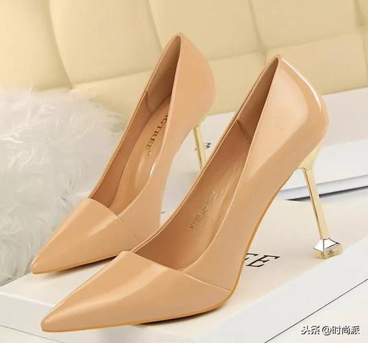 品牌时装女鞋哪里批发(2021年爆款女款鞋子品牌排行榜