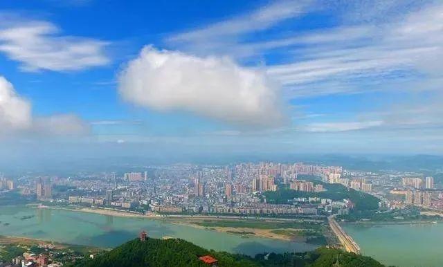 南部坐落在南充北部,为何却叫南部县?