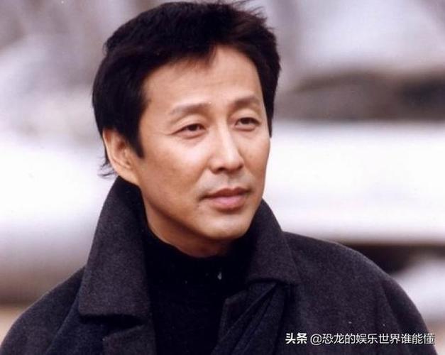 陈道明年轻时候有多帅现在的他对比当年并没有太大变化