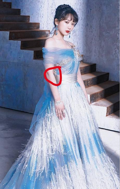 都说杨紫身材微胖把礼服撑爆,谁注意她的背影了?黑粉