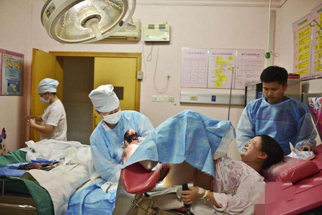 分娩前"备皮",遇到男医生,产妇要求让老公刮,却被医生