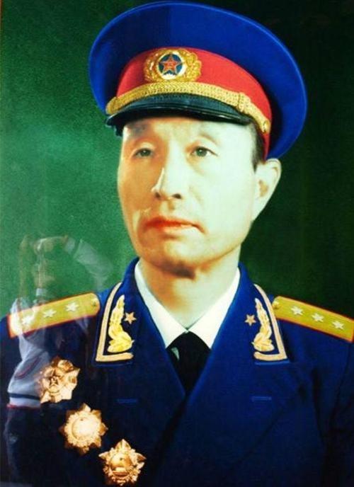 中国海军历任司令员一览表