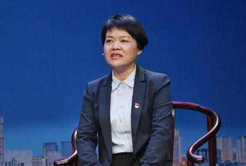本期,我们邀请到了大麻镇党委书记穆海英.