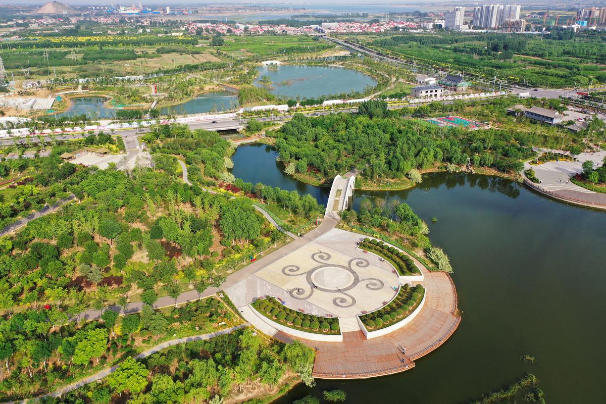 河北邯郸峰峰矿区由采煤沉陷区改造而成的清泉公园(5月23日无人机照片