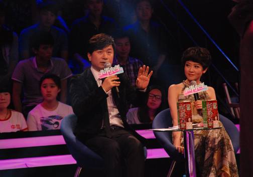 黄舒骏老婆张菁芳照片 黄舒骏加盟非常完美牵娇妻亮相