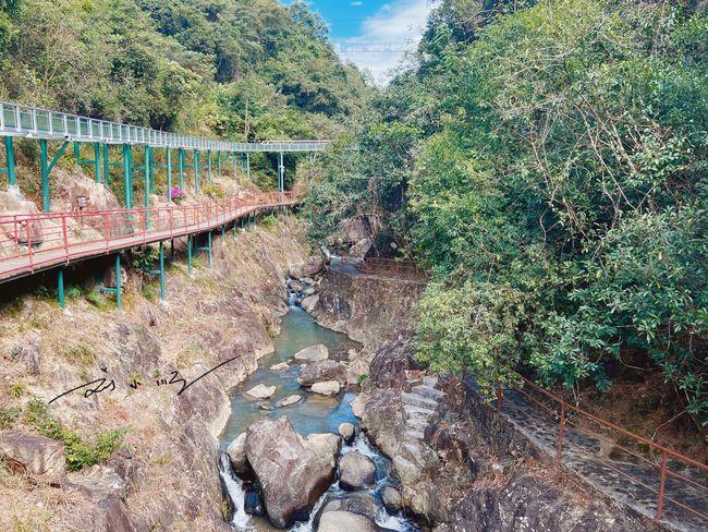 前段时间,我在广东潮州旅游,就来到了凤凰山,这里自然风光与人文景观