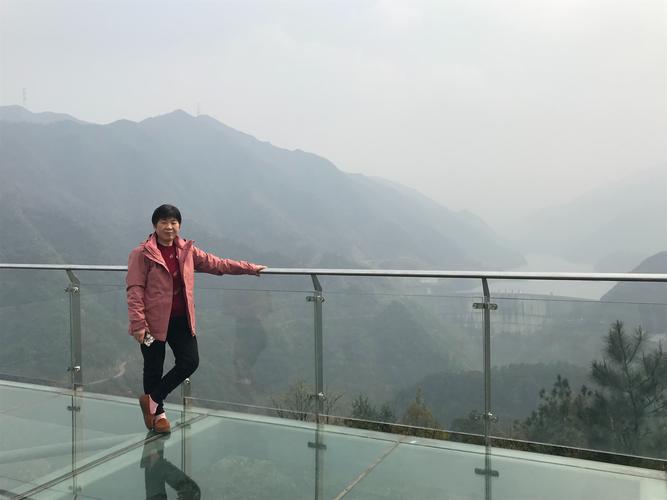 四明山玻璃栈道