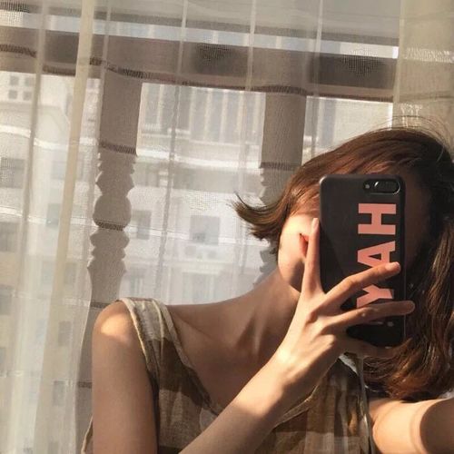 好看的短发女生头像