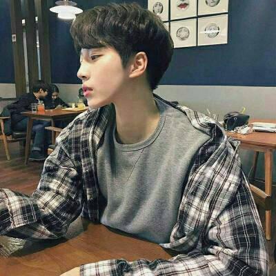 2018qq头像男生帅气冷酷超有范活不出自己也爱不好别人
