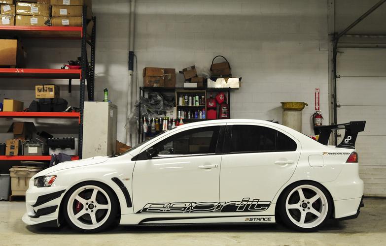advan racing gt wheel - 18x10.5"