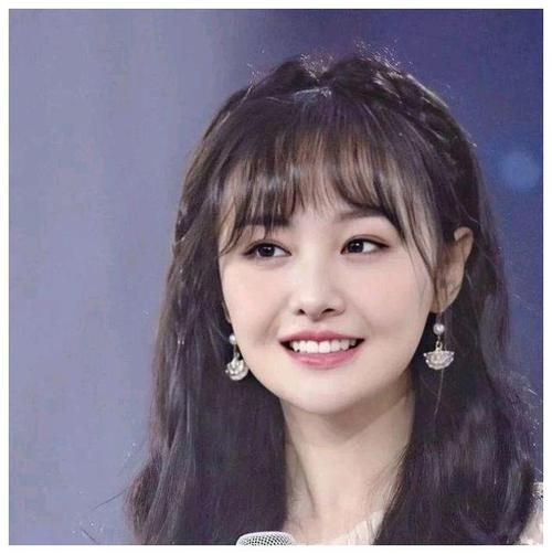 知情人透露郑爽现状孤身海外避风头情绪濒临崩溃状态