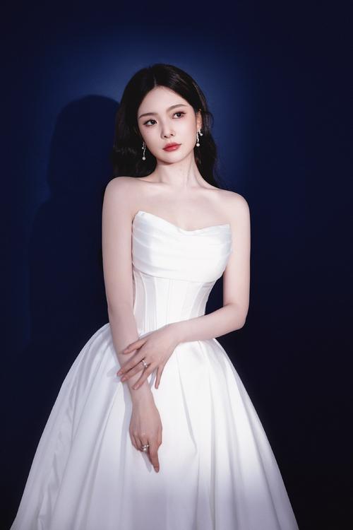 陈卓璇静谧光影温柔无瑕