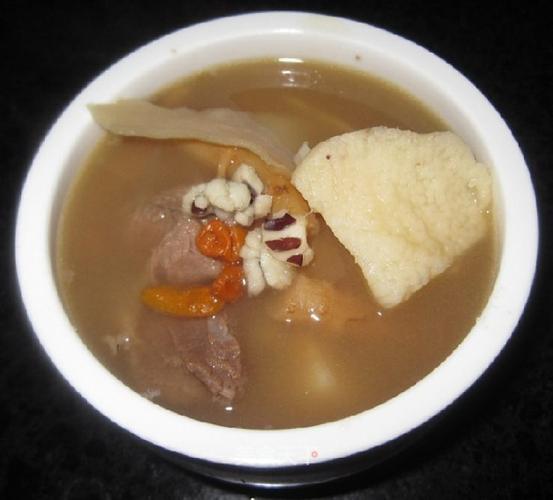 健脾益肾的猪横脷瘦肉淮山汤.家庭不错的汤水.