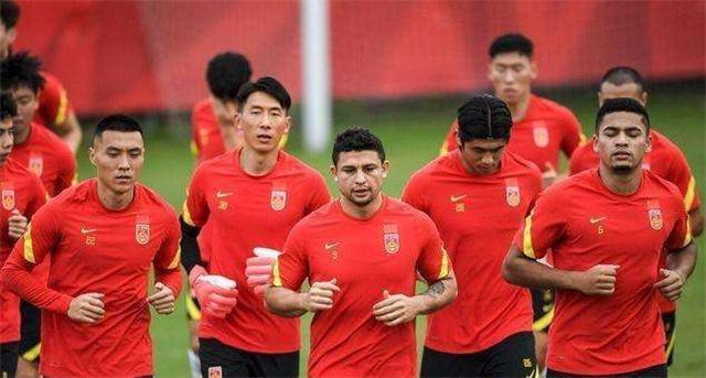 国足有了如此昂贵的归化球员为何在世界杯预选赛的成绩如此惨淡