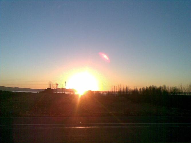 冬日里早上7点钟的太阳