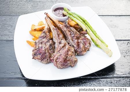 图库照片: grilled lamb chop steak