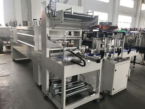 这些都是一次的器皿进行包装的,塑料膜包装属于后包装一类的机械,产品