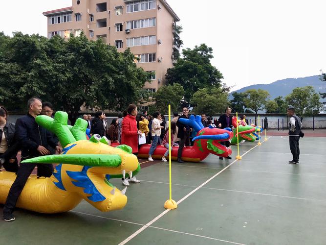 旱地划龙舟