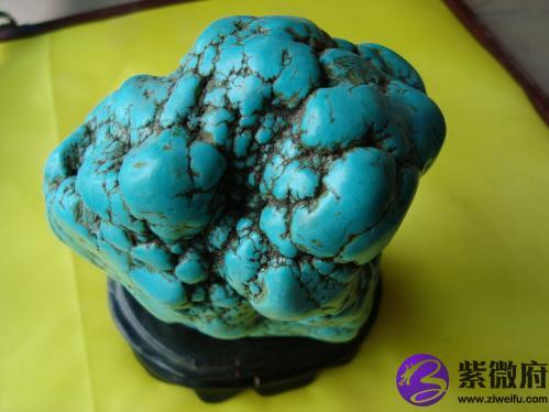 我国湖北省十堰市郧县是中国著名的绿松石产地,也是绿松石产地的主要