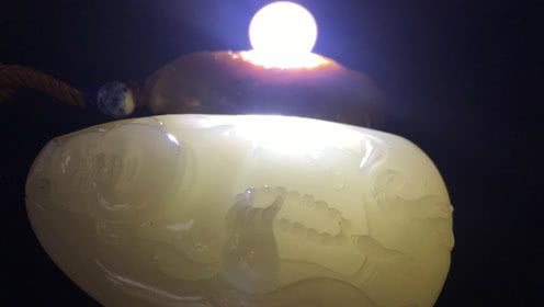 120万拿下一块和田玉料,打灯一看"是真是假"?