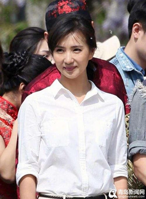 高颜值中戏教师 童年女神陈好"家乡是青岛特别自豪"