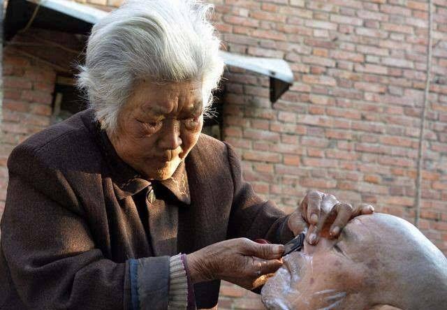 剃头匠,这个职业现在已经看不到了,现在都是大大小小的发廊,理发店