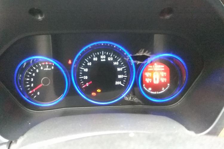 北汽幻速s3l 2016款 s3l 1.5l 手动尊贵型