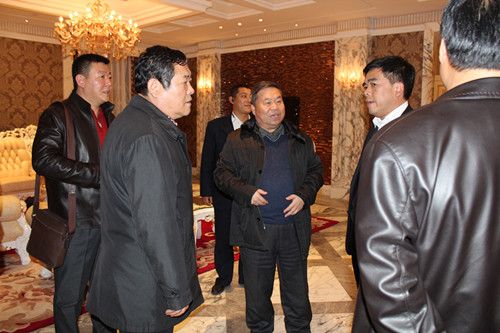 参观雪乡旅游基地和餐饮基地此次与大海林林业局的合作是我校进一步