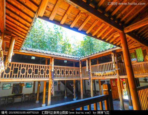 jpg      颜色:rgb 普通授权 ￥60 关 键 词:  建筑 四合院 木结构