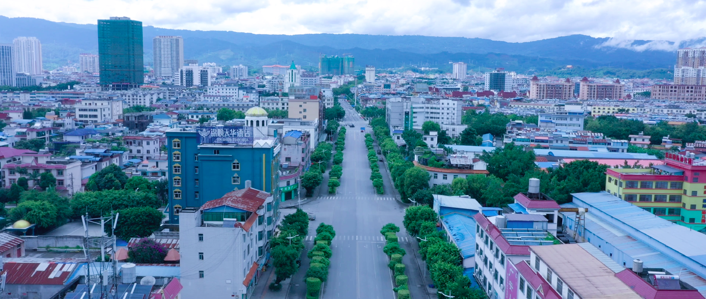 瑞丽"封城",无人机拍下的街景好似2月的武汉(视频)