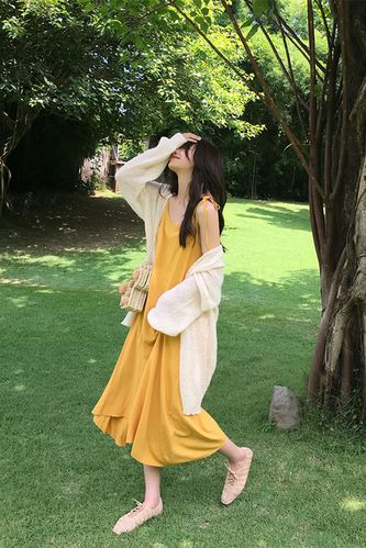 珊珊网红同款2019女装中长款裙子a字性感多色无袖露背吊带连衣裙