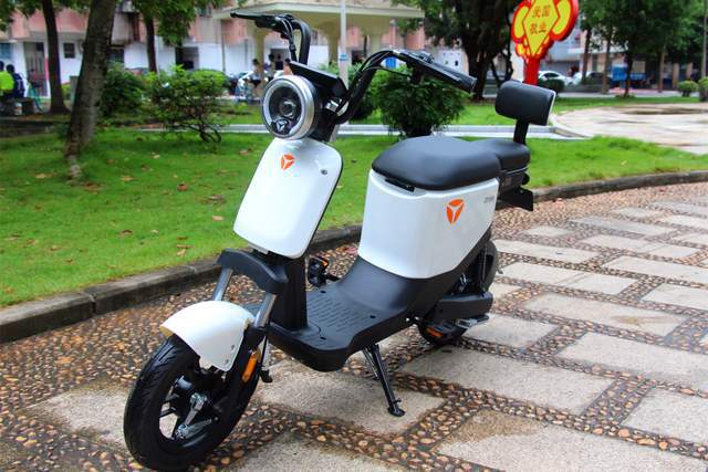 日常通勤接娃你真的需要一辆电动车吗雅迪欧逸电动车使用评测