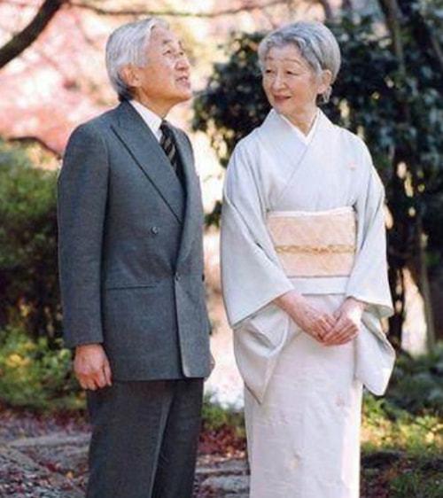 她是日本最美皇后晚年却说和天皇没有爱情只一个地方被需要