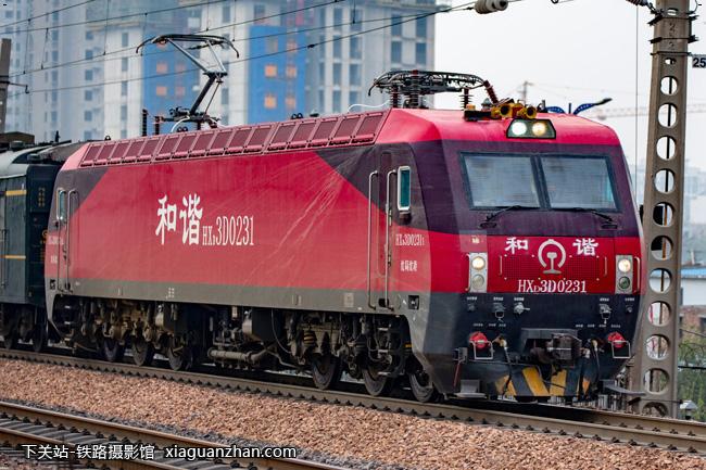 机车名称:和谐3d型电力机车 hxd3d 车    号:0231 生产厂商:大连 运行
